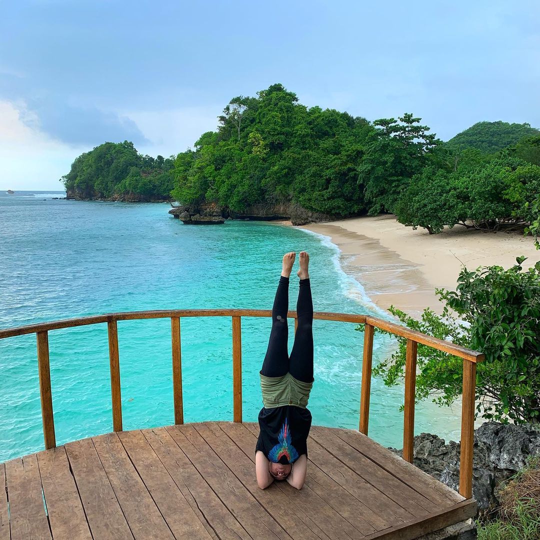 Pantai Tiga Warna Pantai Tiga Warna